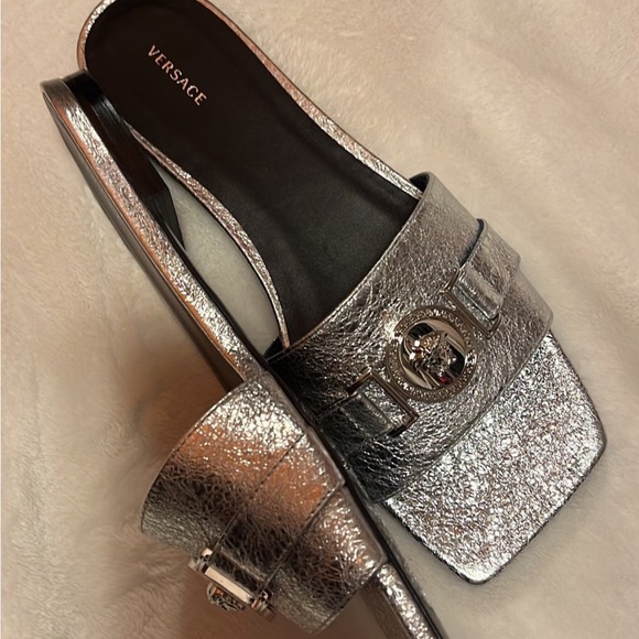 Versace slides - Picture 2 of 3